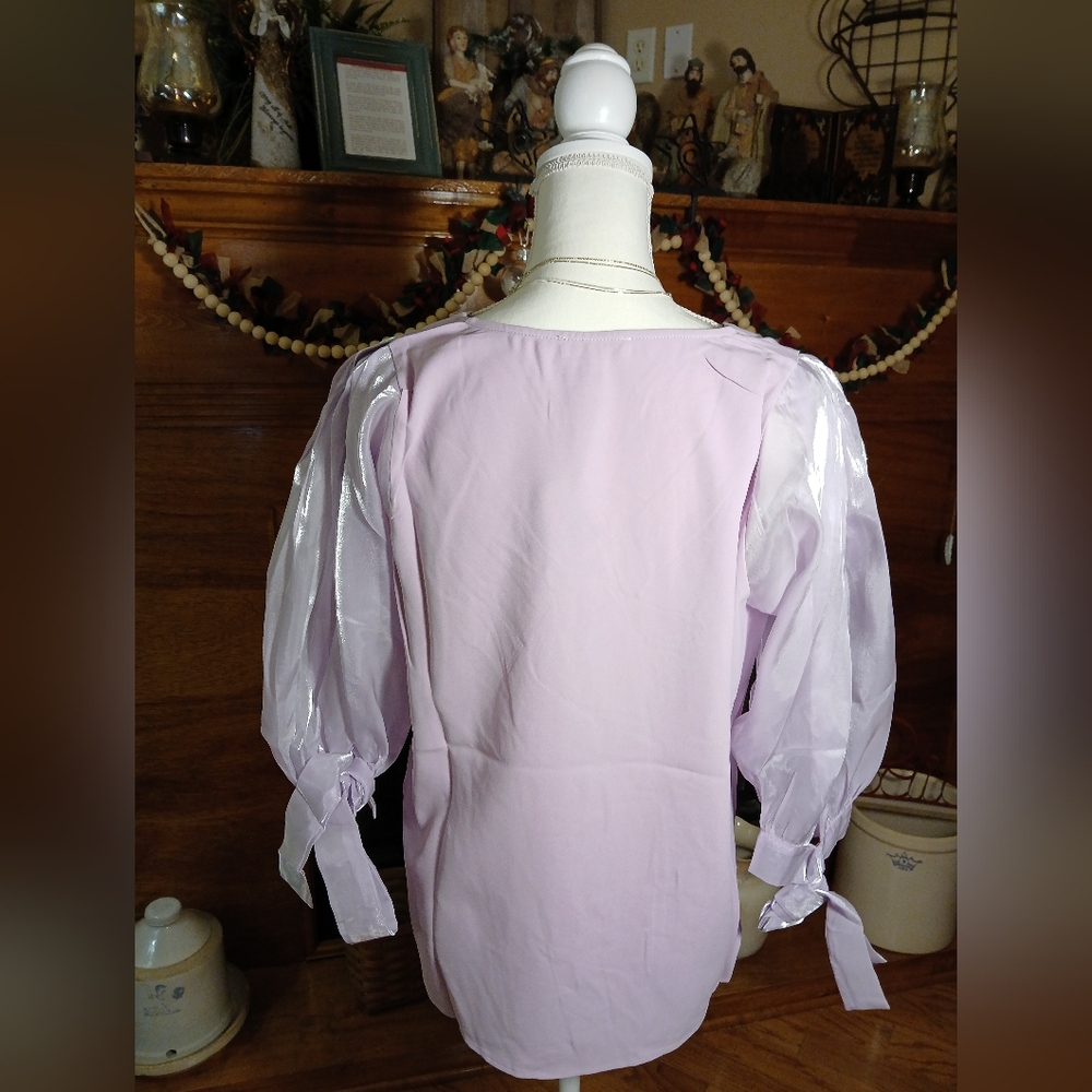 Easel Lilac Elegant Blouse With Sheer Irredescent Sleeves - Picture 3 of 5